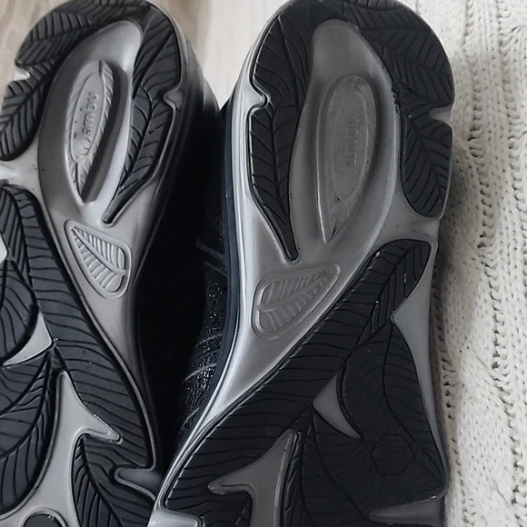 Jambu Black Mesh Athletic Shoes.New Condition - Picture 9 of 9